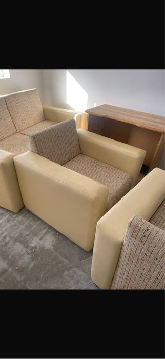 Продавам комплект мека мебел – диван + кресла Кожа