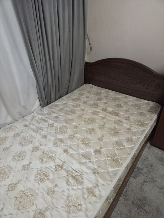 Продается кровать с матрасом