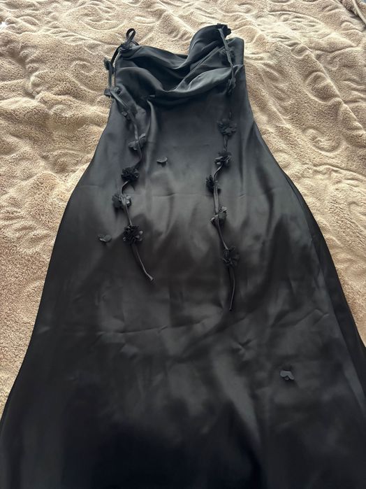 Дамска сатена на рокля