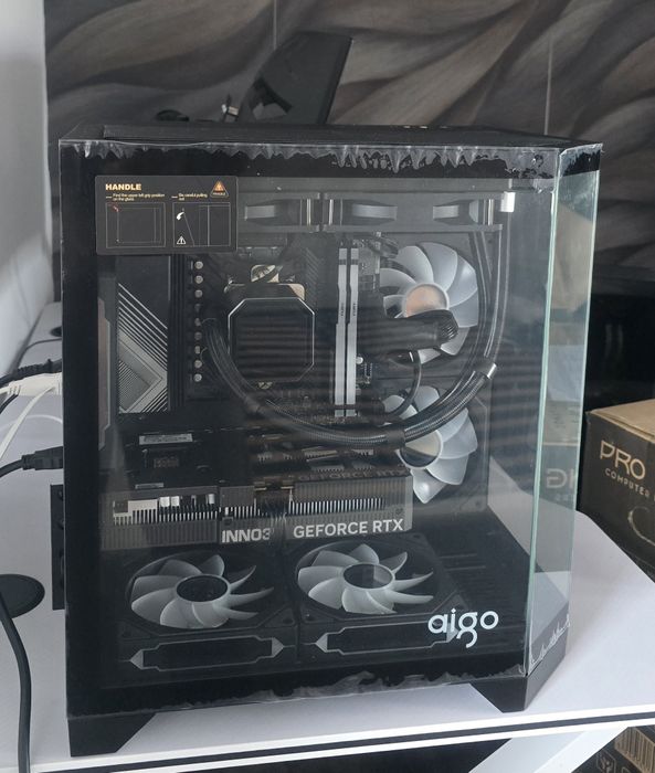 Calculator PC Gaming - Ryzen 5 9600x / RTX 5060 / 32GB Ram DDR5