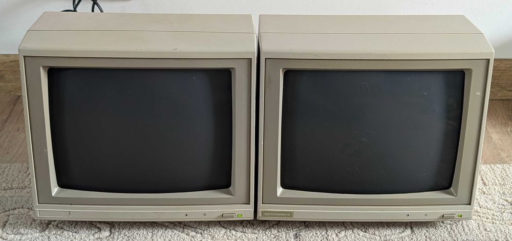 2 x Commodore = 350 LEi / RON