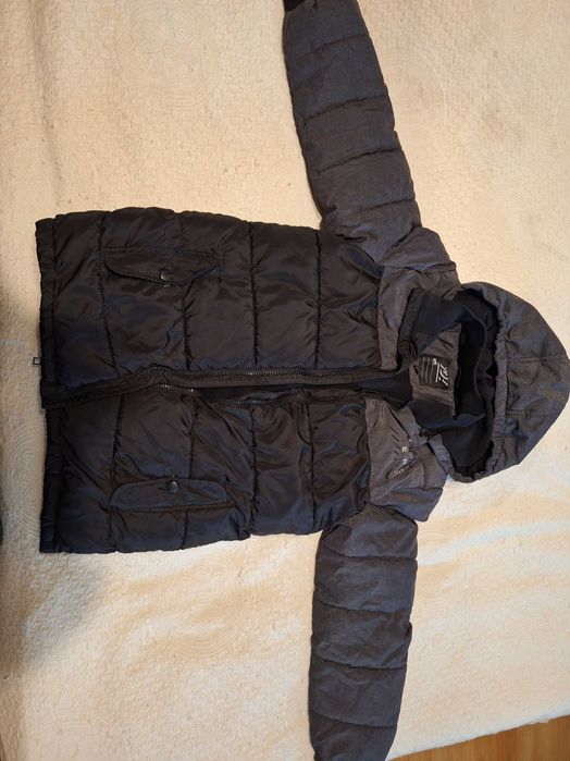 Продавам почти ново Зимно яке юноша
