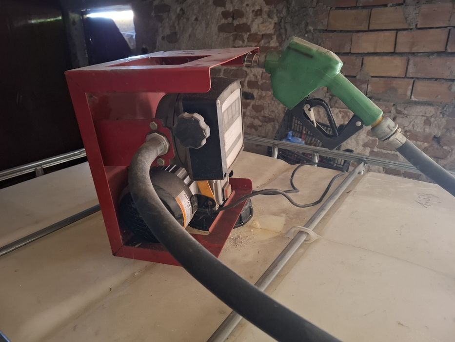 Помпа за гориво с еднотонен съд