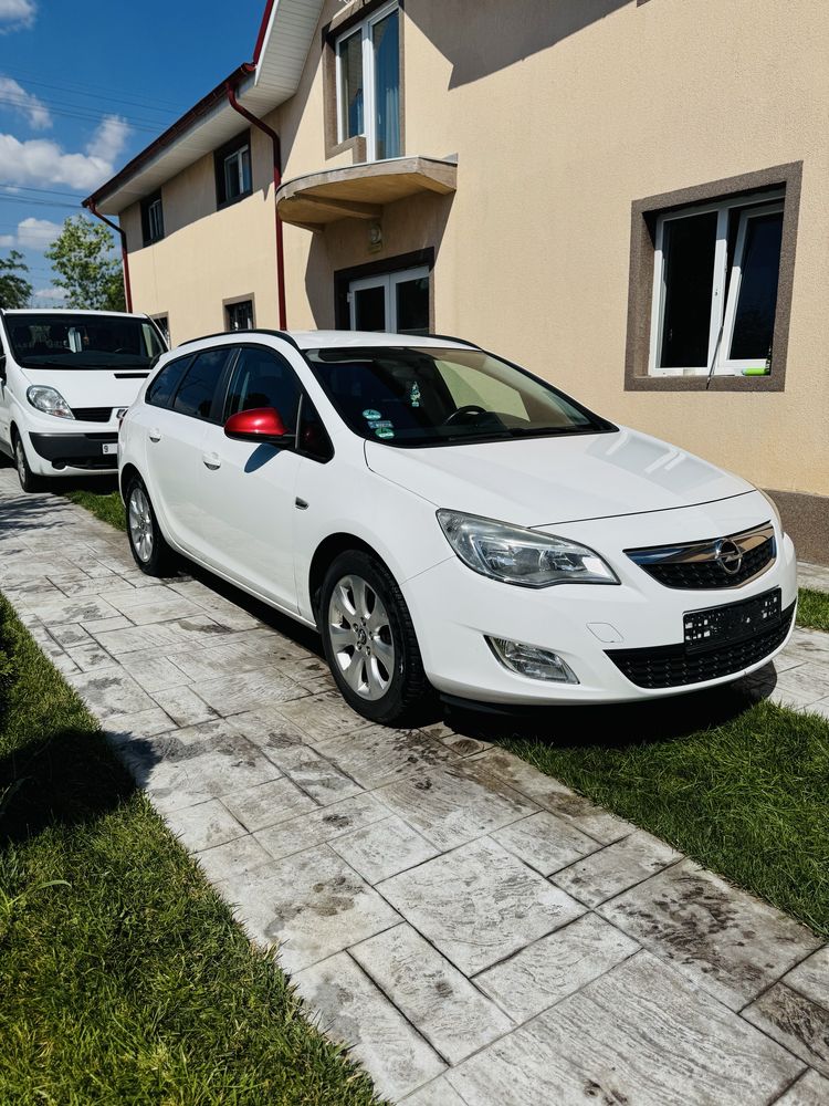 Opel astra J  2012
