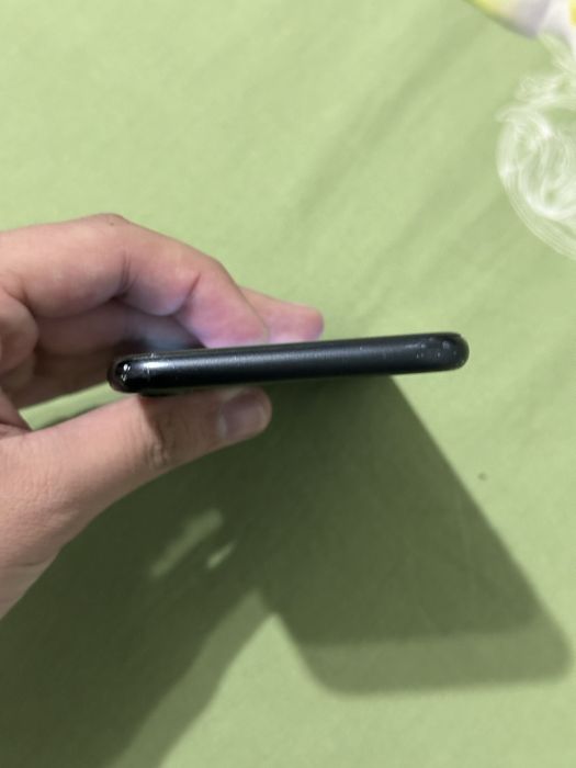 Срочно продаю айфон 7