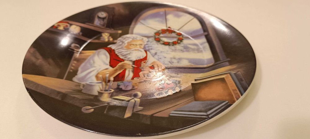 Декортивна коледна чиния