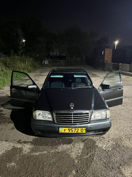 Мерседес Бенц с-180