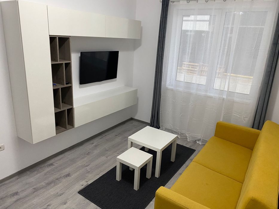 Ofer spre inchiriere apartament cu o camera