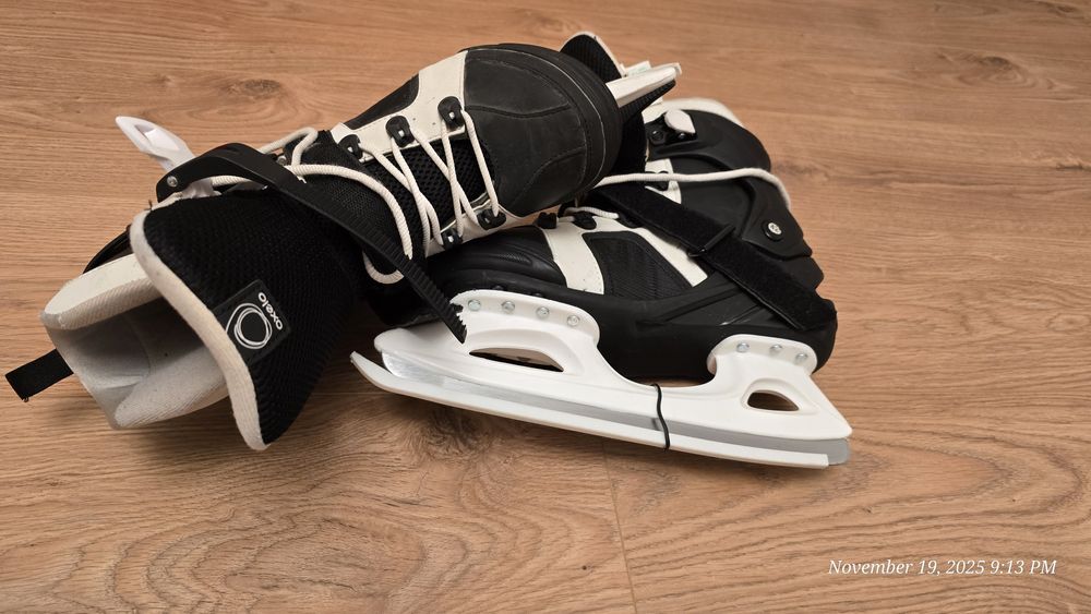 Vand patine pentru gheata Oxelo marimea 42 IMPECABILE