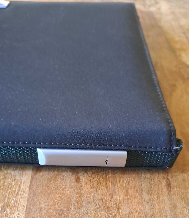 папка луксозна за документи черен с зелено с цип Марксман Marksman А4