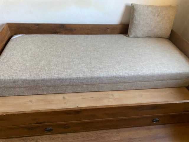 Vand camera tineret completa in stare exceptionala