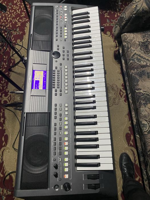 Yamaha pst s 670