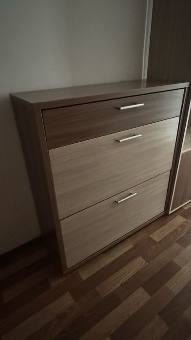 Продам обувницу б/у