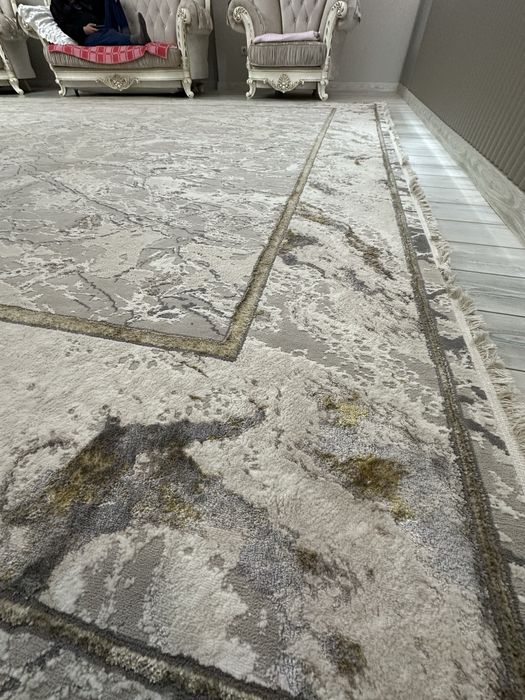 Ковер почти новый