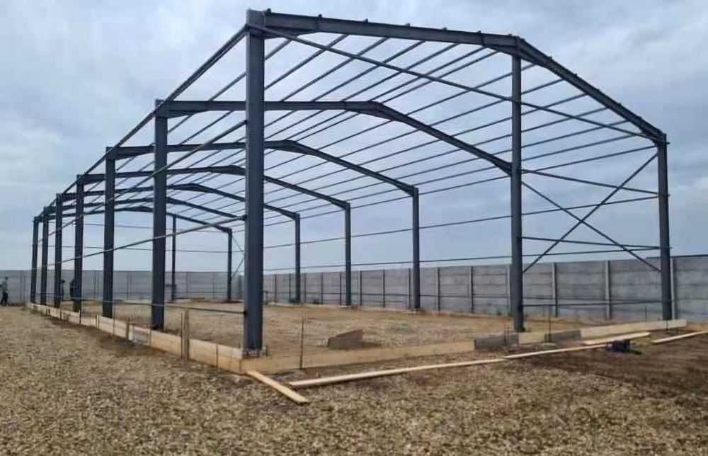 Vând structura metalica 10x25x4=7000 euro