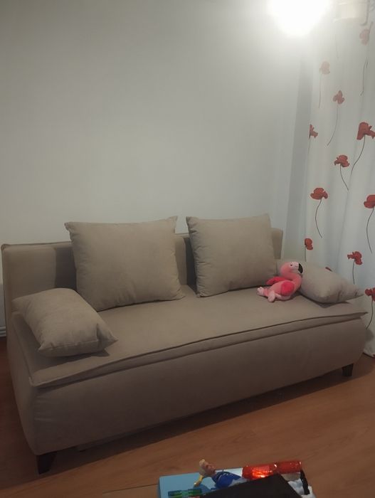 De vânzare canapea extensibila 160/200
