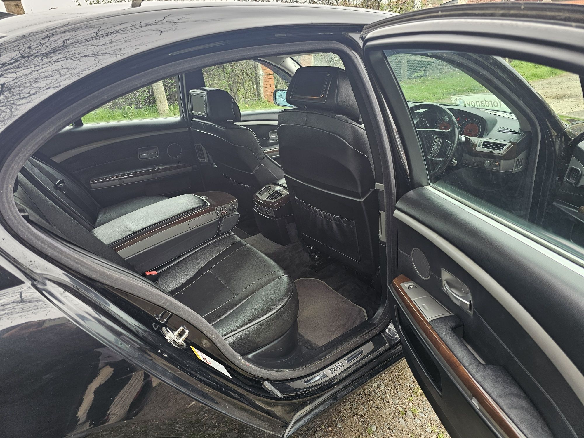 Продавам Bmw 745i
