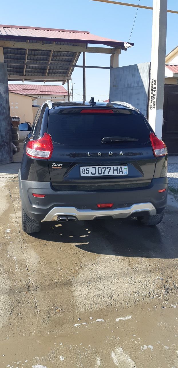 Lada xray crosss