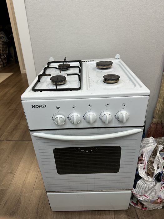 Продам газовую плиту