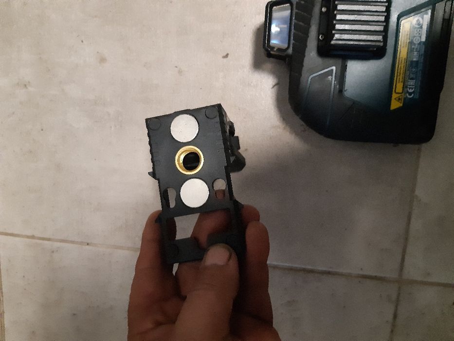 Laser Bosch GLL 3 80 cu 3 linii 360 grade