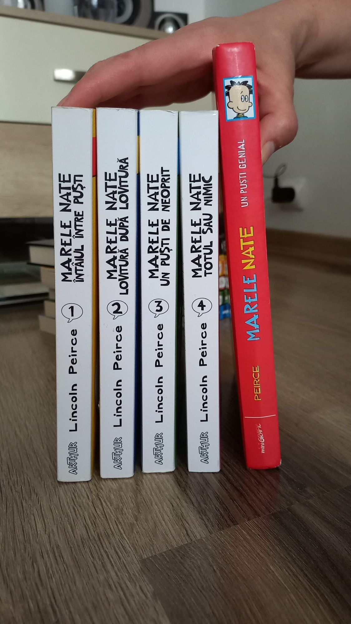 Vând 5 volume Marele Nate