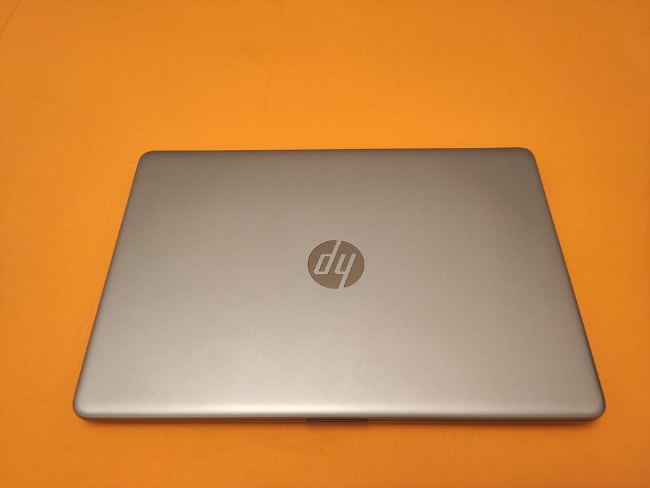 Laptop HP 250 G8, i7-1165G7, 8 GB RAM, SSD ~500 GB, Iris Xe