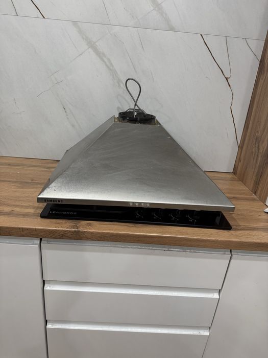 Вытяжка  на кухню samsung