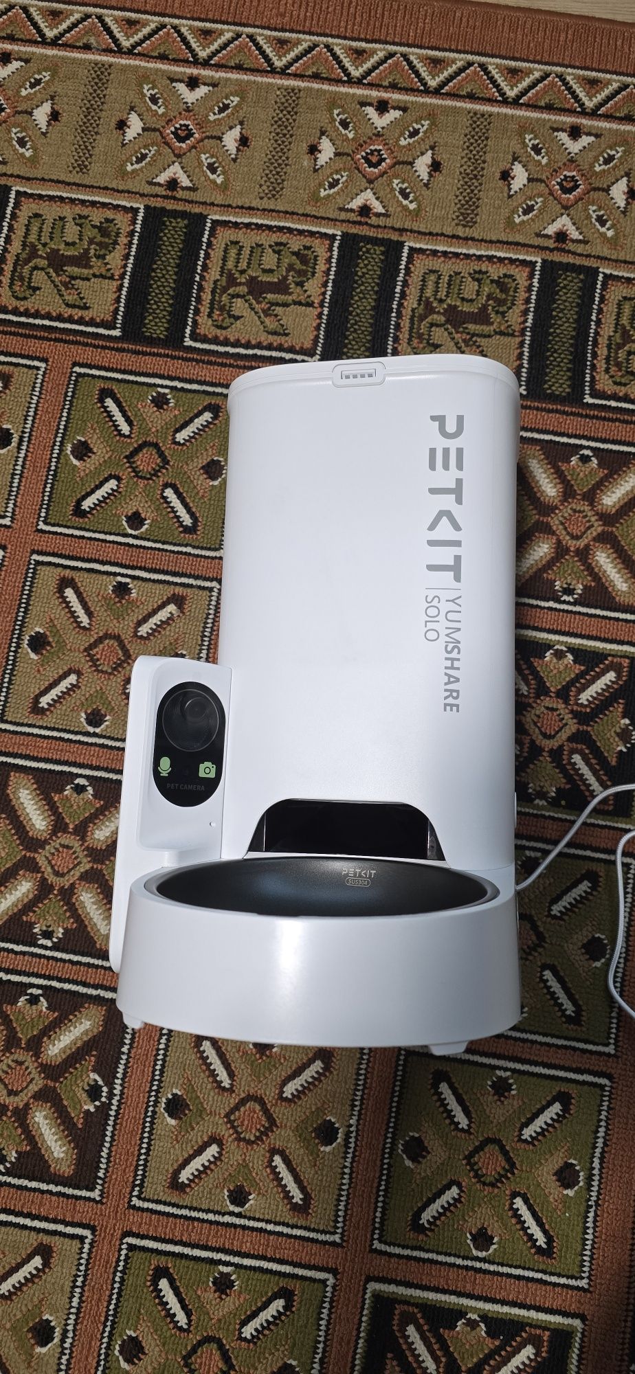 Продам автоматическую кормушку для питомцев PetKit