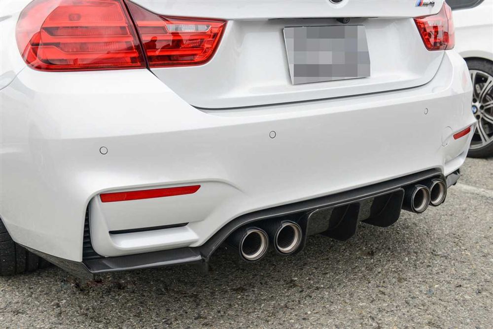 Продавам дифузьор за задна броня БМВ М3 Ф80 М4 Ф82 BMW M3 F80 M4 F82