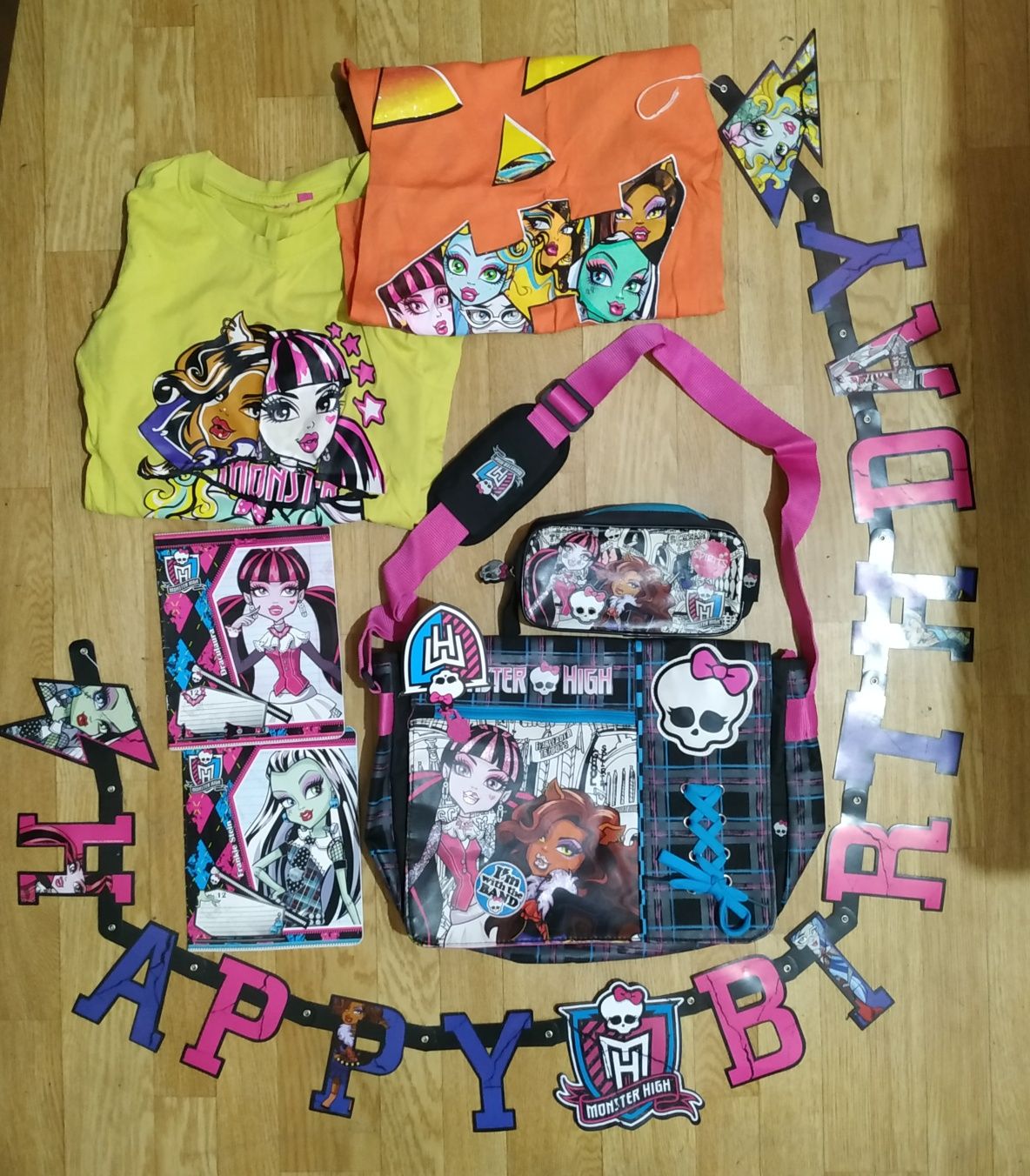 Сумка- почтальонка и другие вещи ,,Monster High,, оригиналы