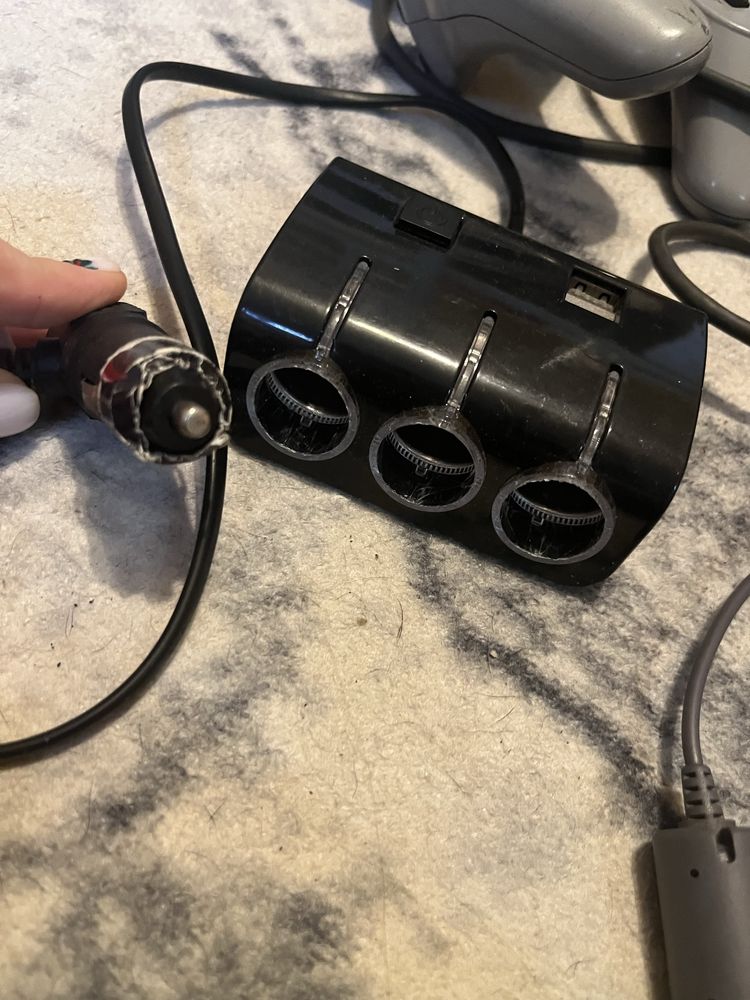Ps1 slim ,четири джойстика ,разклонител за запалки
