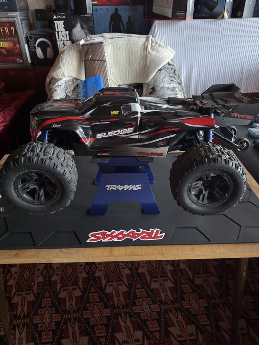Traxxas Sledge 6S