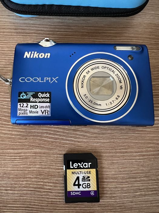 Фотоапарат Nikon 12,2Mp (+подаръци)