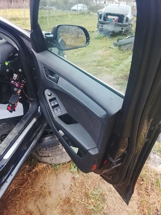 Vind Set uși Audi A4 b8 la cod culoareLZ5A