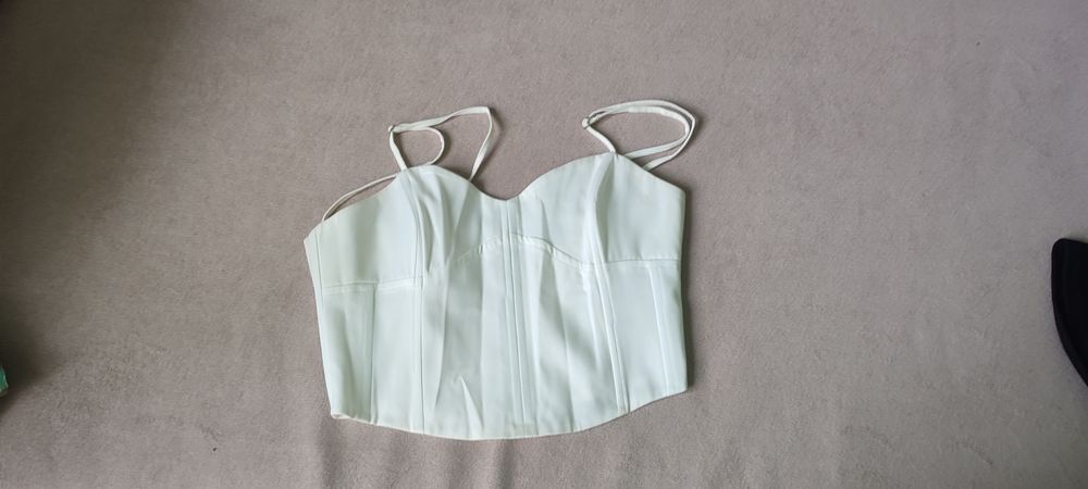 Bustieră purtata o singura data