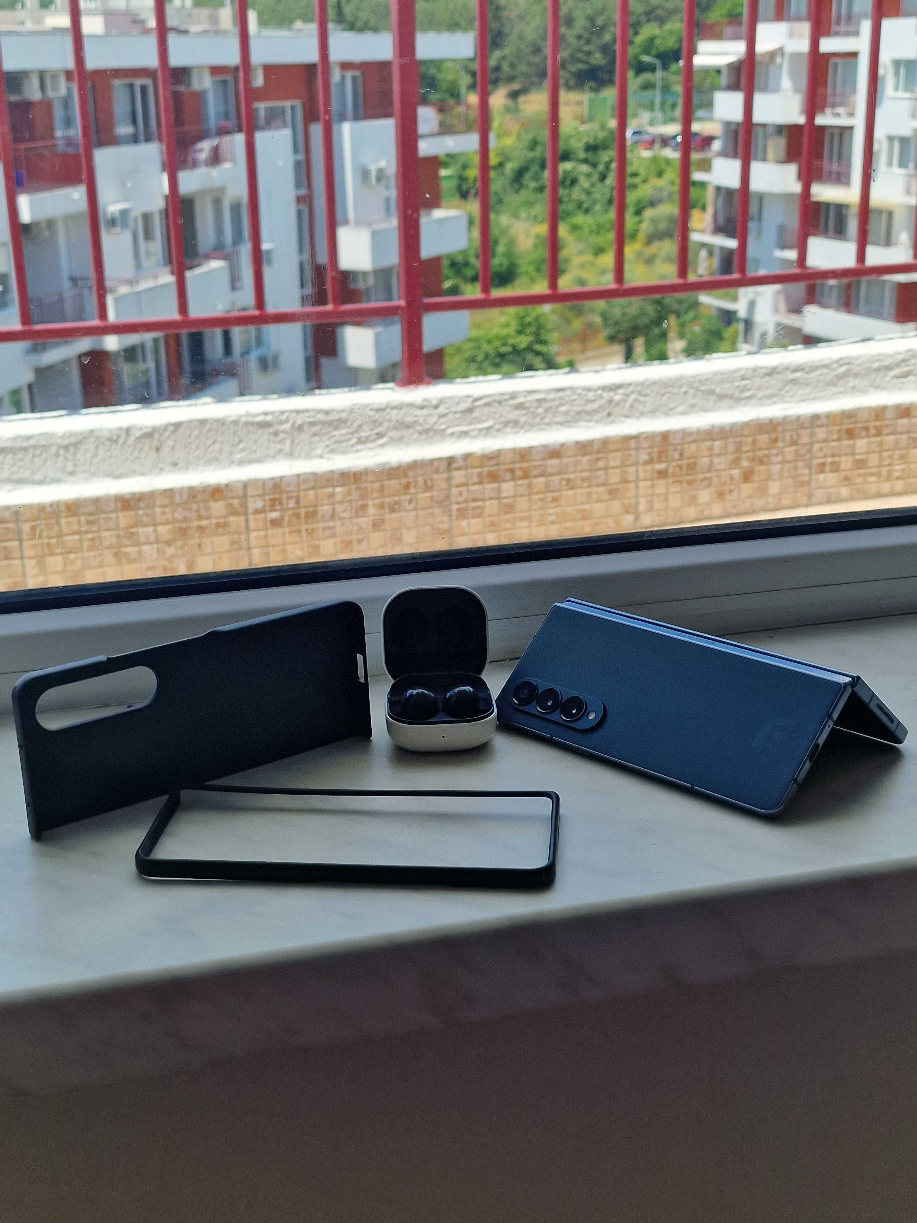 Samsung Fold 4 512 GB и 12GB RAM