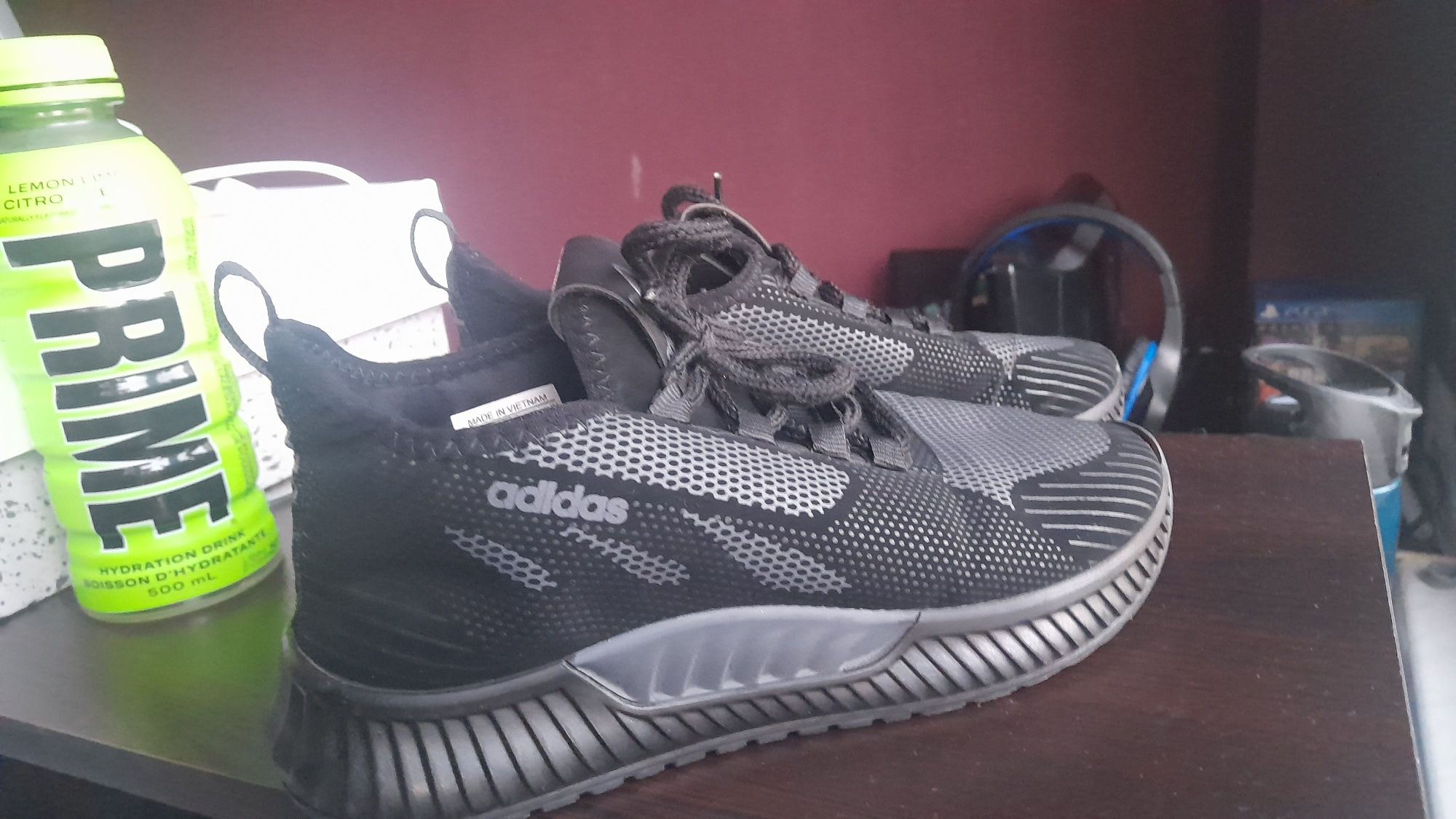 Обувки adidas 38