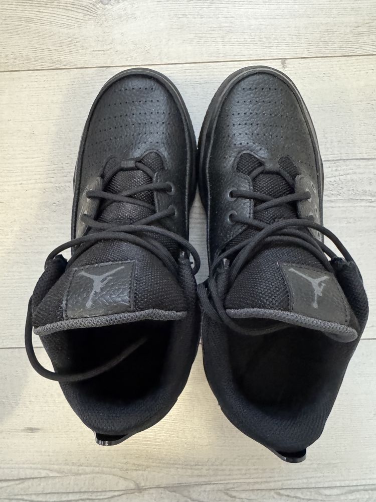 Jordan Max Aura 5 mar. 38