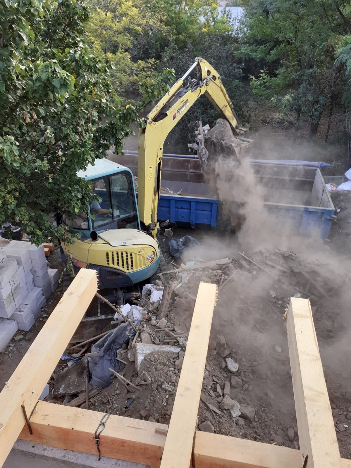 Excavator cu Picon Foreza Burghiu Sapatura canalizare apa fibra optic