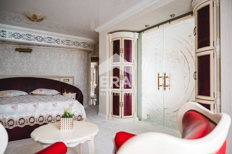 Продава се Четиристаен апартамент в Варна, Чайка - 618 кв.м за 1586 €/кв.м - Снимка #11