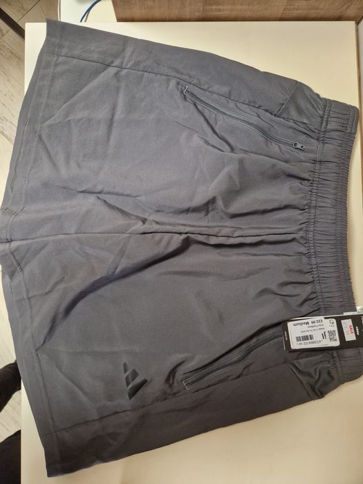 Шорти Adidas Train essentials M