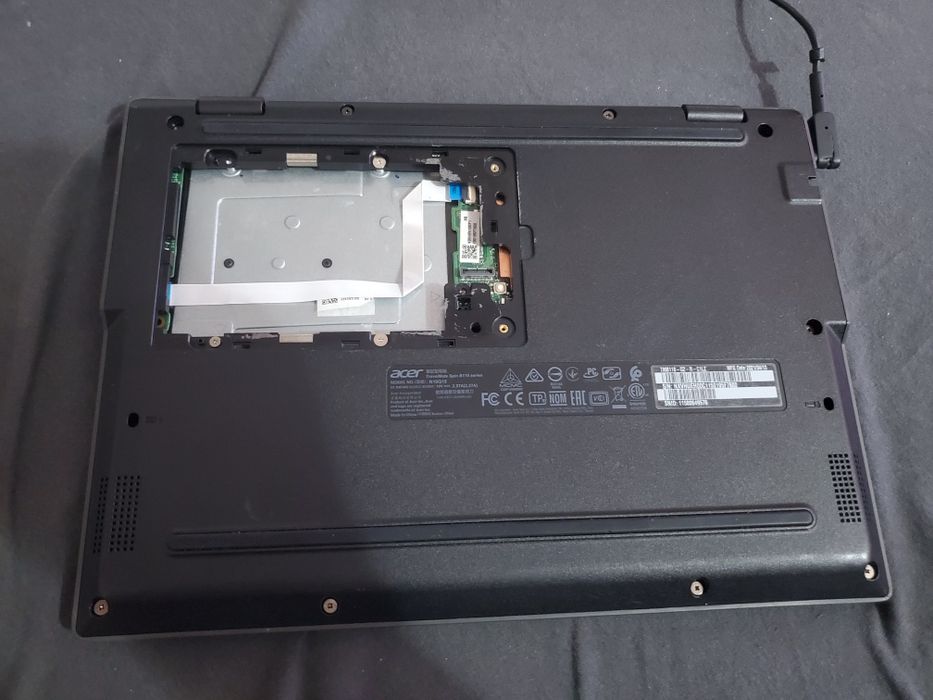 Acer TravelMate Spin B118 touchscreen