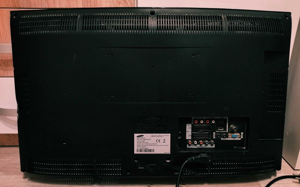 Televizor Samsung LCD monitor diagonala 80 cm