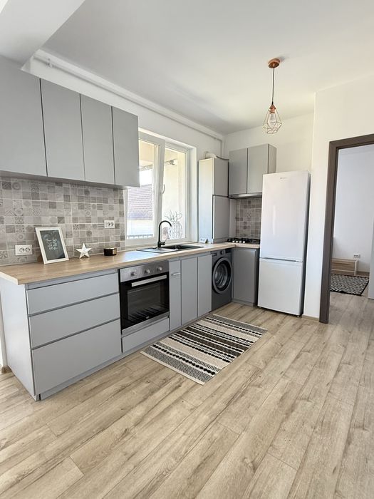 Persoana fizica vand Apartament, 2 camere, str Tineretului, parcare