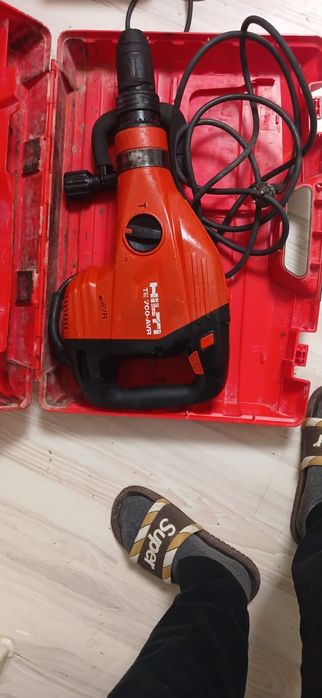 Vând picamare HILTI TE 700 AVR  picamar  WACKER  NEUSON