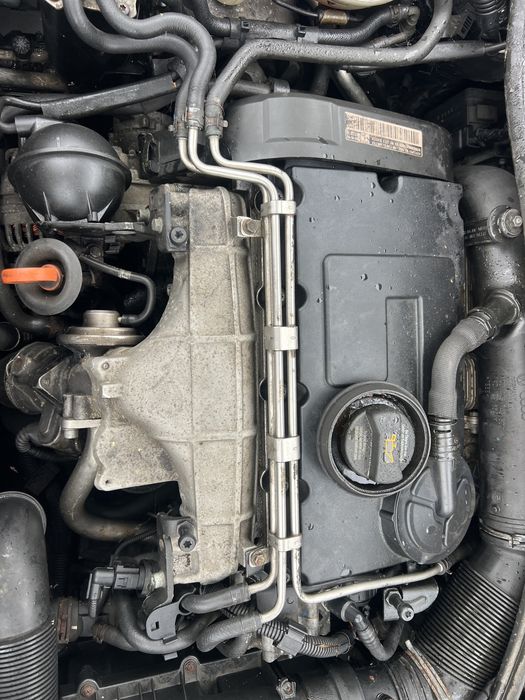 Motor complet cu anexe cod AZV vw touran ofer factura plus gantie
