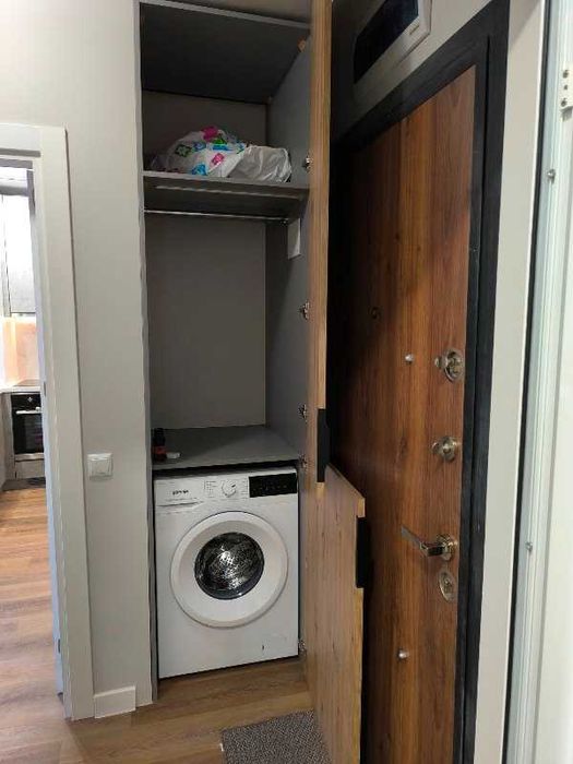 Дава се под наем Двустаен апартамент в Бургас, Център - 65 кв.м за 510 € - Снимка #3