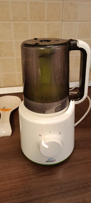 Vând aparat de gătit cu aburi și blender Philips Avent