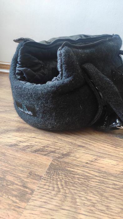 Чарна чанта за куче