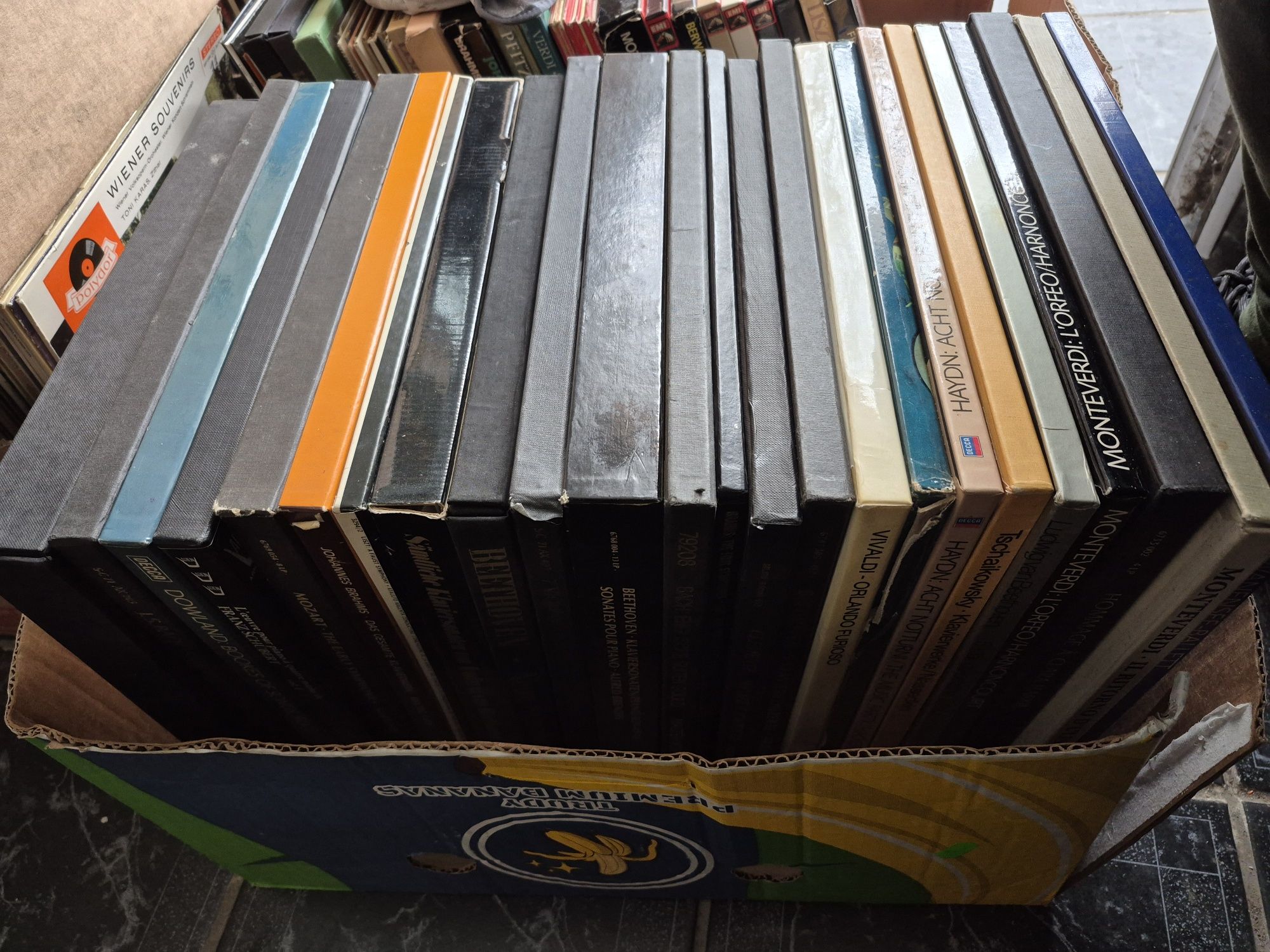 Vând Lot 200LP Discuri Vinil colectie muzică clasică mixta